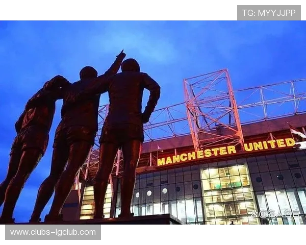 围绕足球三圣雕塑所代表的三位传奇球星故事与足球文化传承新解读